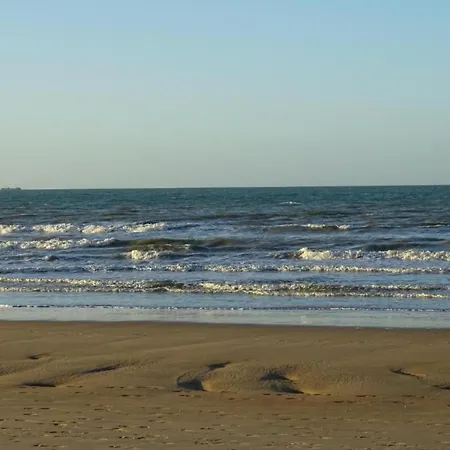 In Near The Beach, Cleaning Included * Nieuwpoort